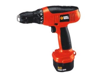 9.6V Máy khoan vặn vít dùng pin Black and Decker CD231KHP