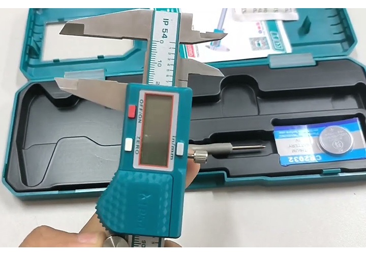 0-150mm Thước cặp điện tử IP54 Total TMT321506 0-150mm Thước cặp điện tử IP54 Total TMT321506