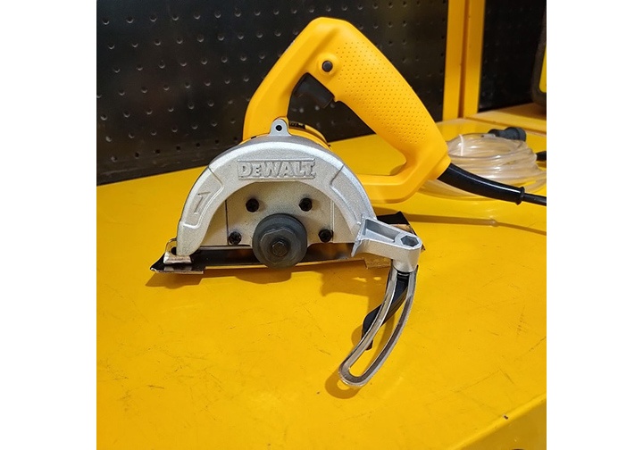 110mm Máy cắt gạch Dewalt DW862 110mm Máy cắt gạch Dewalt DW862