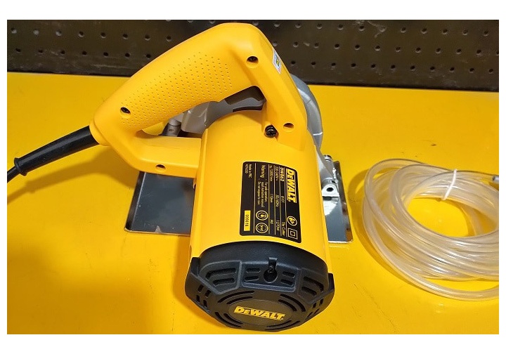110mm Máy cắt gạch Dewalt DW862 110mm Máy cắt gạch Dewalt DW862
