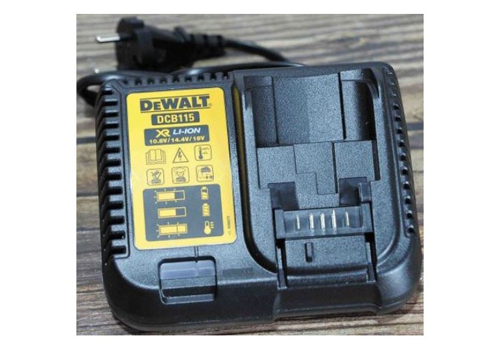 4Ah Đế sạc pin nhanh 10.8v, 14.4v, 18v Dewalt DCB115-KR 4Ah Đế sạc pin nhanh 10.8v, 14.4v, 18v Dewalt DCB115-KR